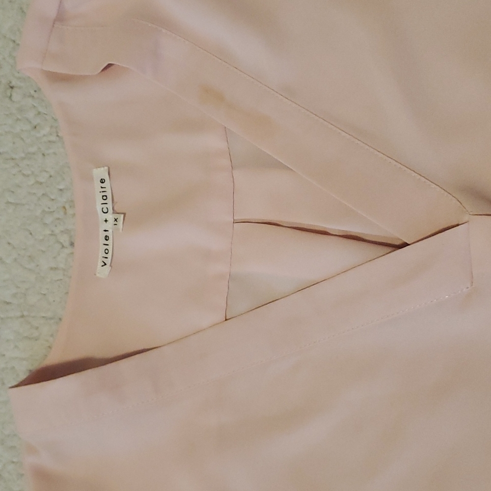 Violet & Claire light pink sleeveless v neck blouse